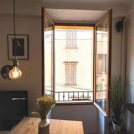 Le Revennes Apartment